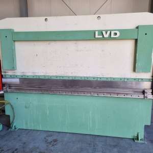 LVD 100 t x 3100 mm manualna